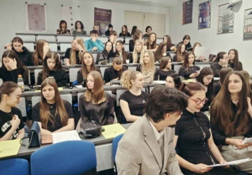 Požeški gimnazijalci obilježili Dan EPAS-a uz rasprave o važnim društvenim temama