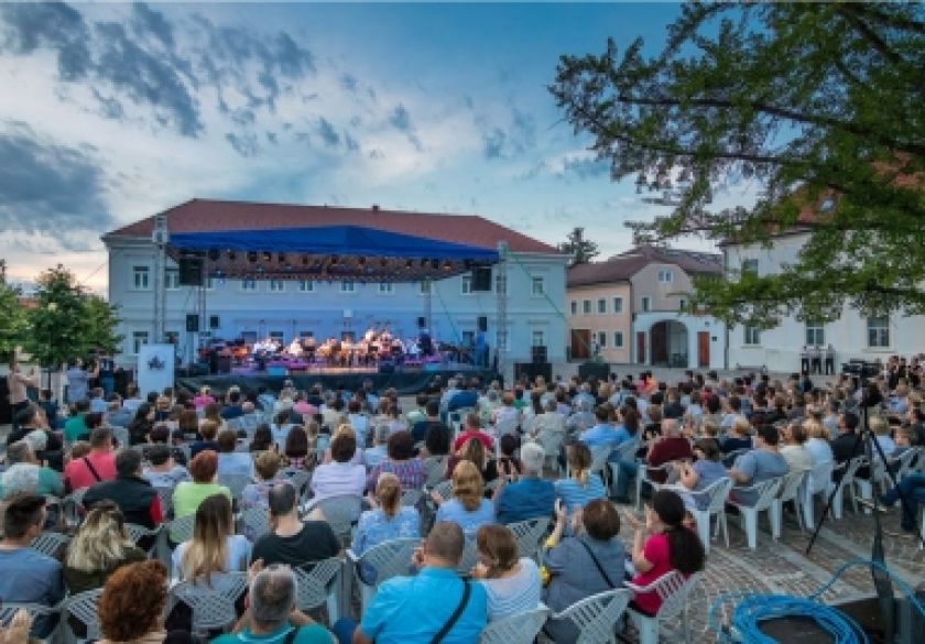 Učenici Glazbene škole večeras nastupaju na tradicionalnom Koncertu ispred katedrale