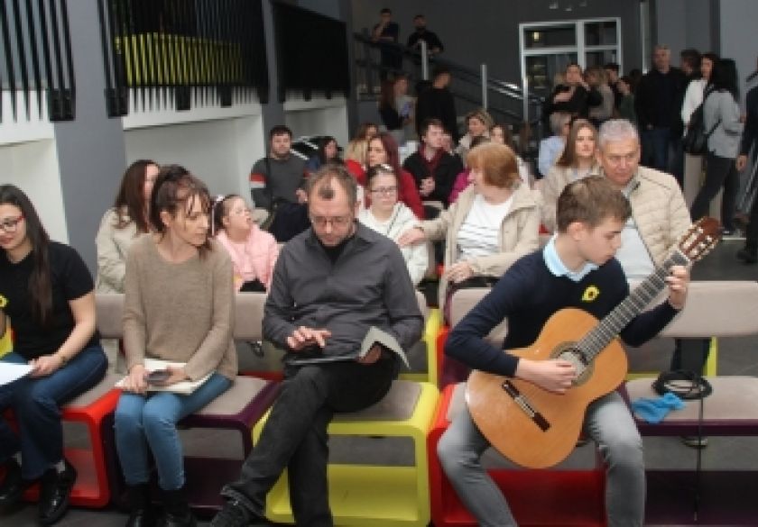Povodom Svjetskog dana osoba s Downovim sindromom, Glazbena škola Požega tradicionalno organizira prigodni program