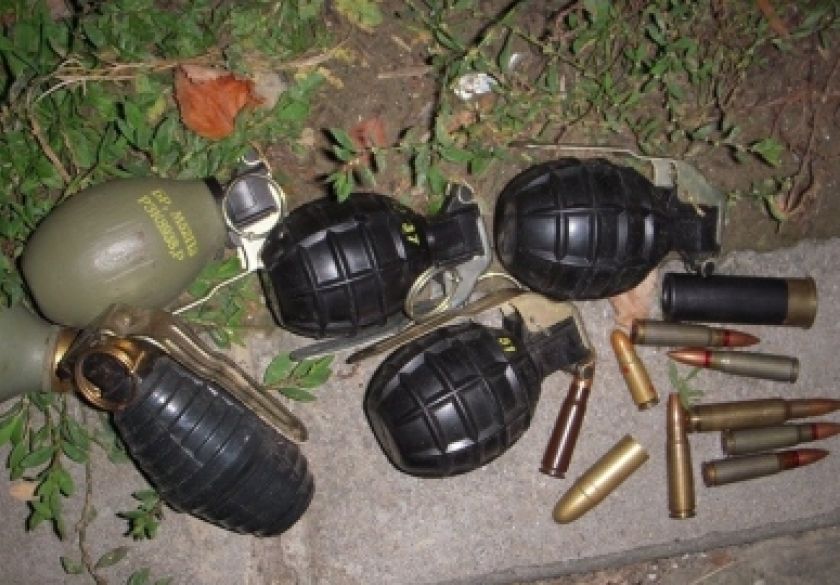 Anonimne i dragovoljne dvije predaje ručnih bombi i rasprskavajućeg streljiva