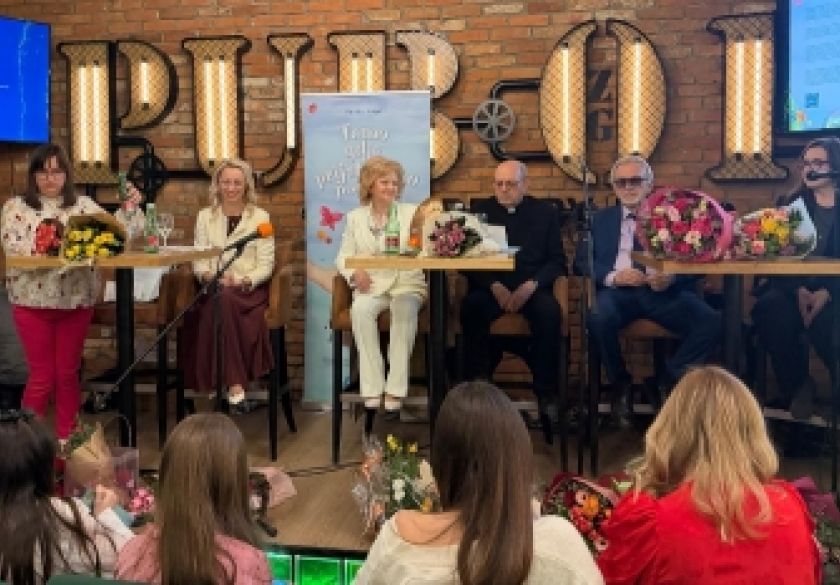 Promocija slikovnice „Tamo gdje prijateljstvo počinje“ autorice Đurđice Gatjal na zagrebačkom Cvjetnom trgu