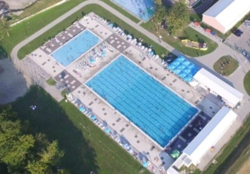 Sportski klub Croatia na Gradskim bazenima Požega organizira Školu plivanja za odrasle