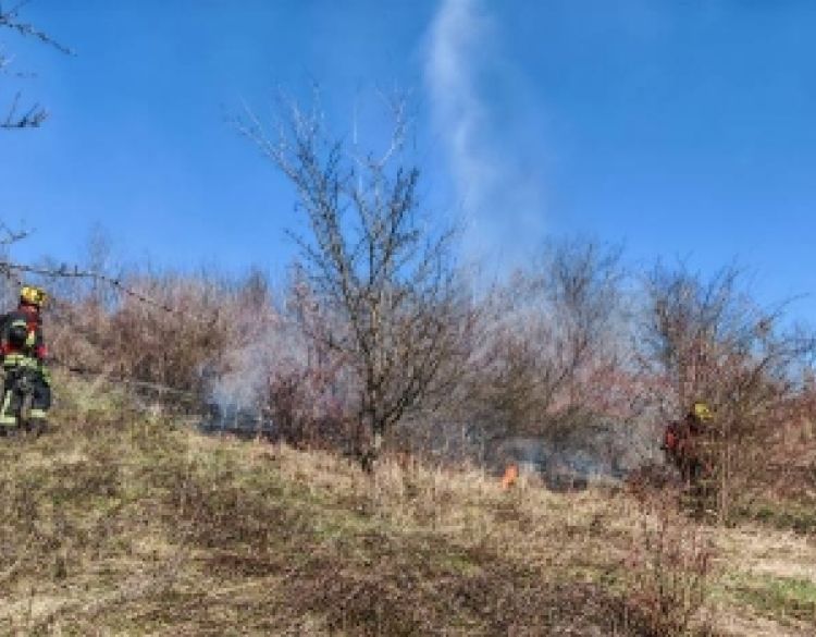 Unatoč zabranama svima je najlakše otpad zapaliti - 56-godišnjak u voćnjaku spaljivao grane i otpad a uslijed vjetra požar se proširio