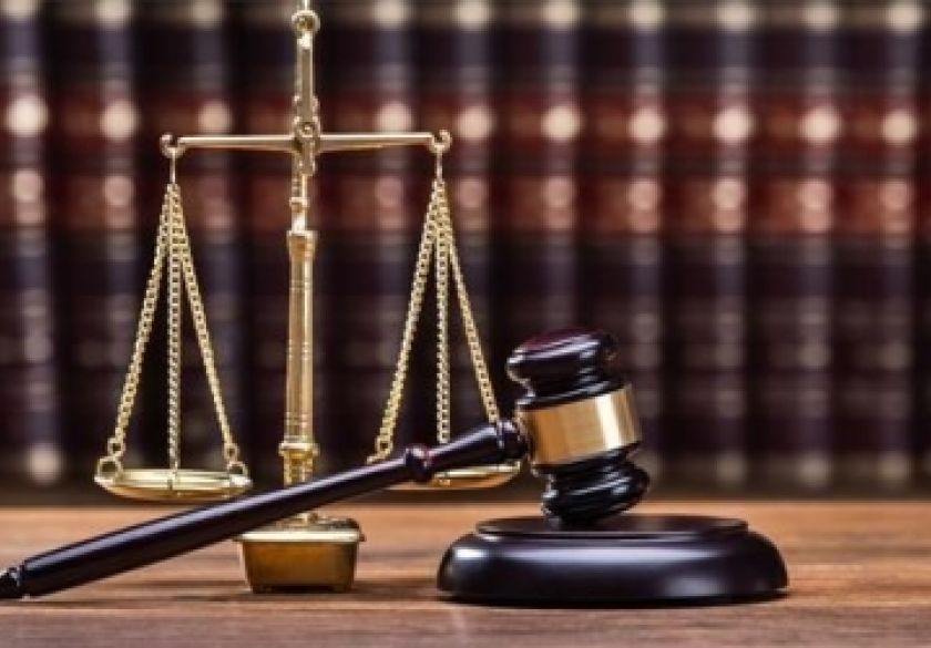 53-godišnjakinja sinoć u Požegi galamila na 25-godišnjakinju i 33-godišnjaka na kojega je i fizički nasrnula