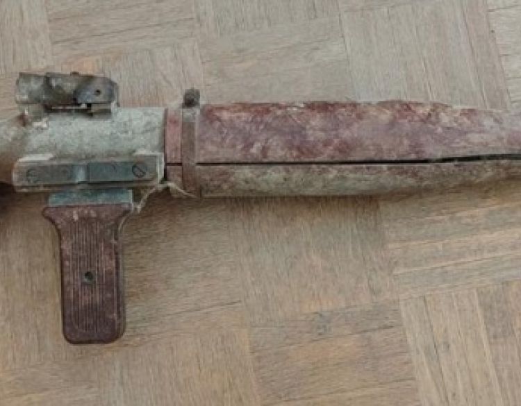 Tri dragovoljne predaje ručne bombe, streljiva i ručnog bacača granata