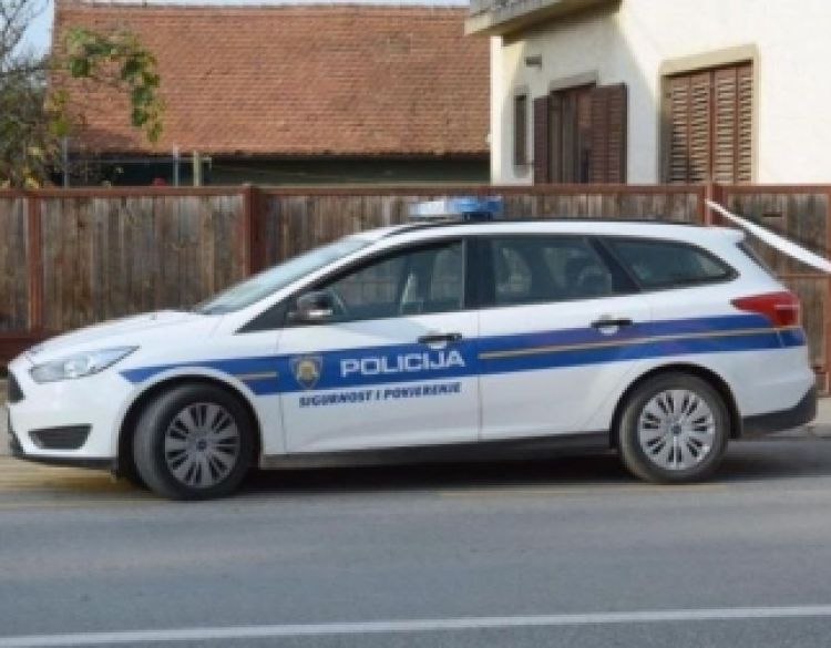 Dogodile su se dvije prometne nesreće i jedan bijeg vozača s prometne u Novoselcima