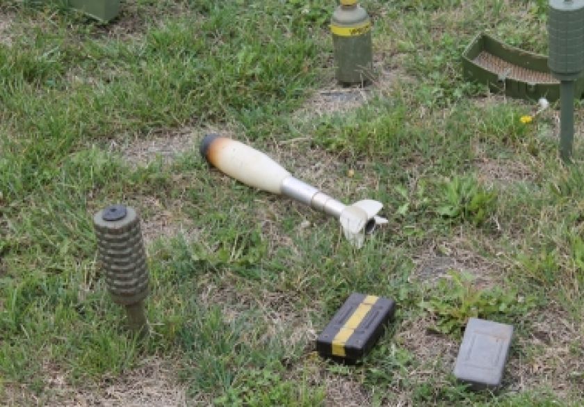 Anonimni Čaglinčanin dragovoljno predao ručnu bombu, 4 tromblonske mine i 5 improviziranih tromblonskih mina