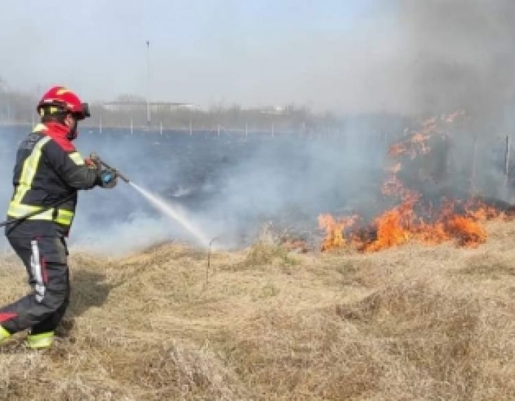 Dva požara na otvorenom u Tornju i Hrnjevcu te u objektu trgovačkog društva u Velikoj na elektroinstalacijama