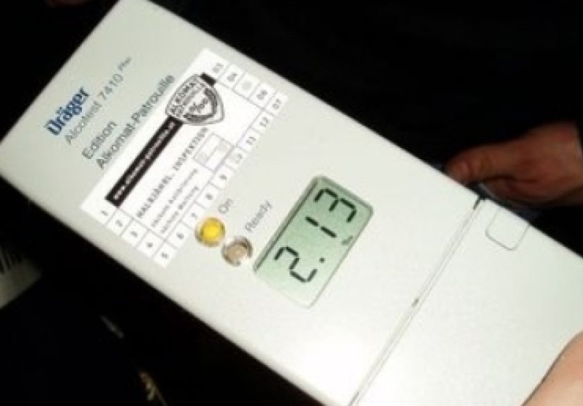 Kroz Kutjevo 28-godišnjak vozio automobil ali s alkoholom od 2,14 promila - prenoćio u policijskoj postaji