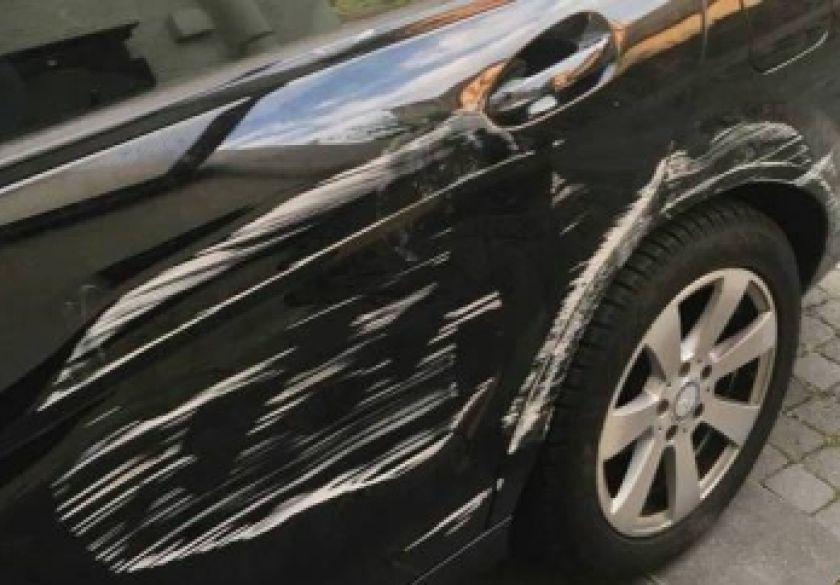 Jedan bijeg s prometne nesreće a 50-godišnja vozačica vožnjom unazad udarila u automobil 48-godišnjakinje koja se zaustavila