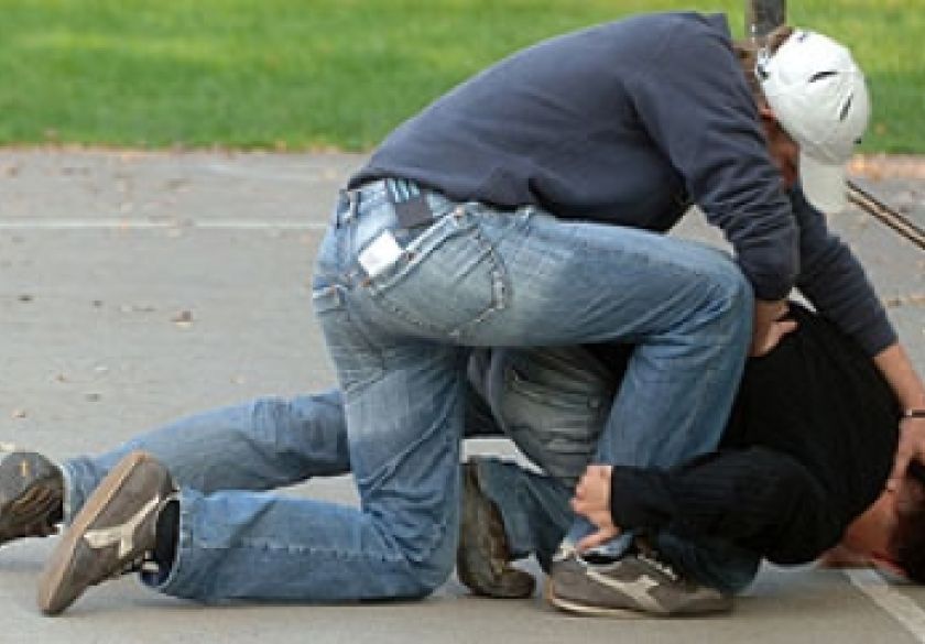 U noćnim satima galamom i tučnjavom kršili javni red i mir u Gradcu i Kuli - od 5-ero osoba neki bili i alkoholizirani