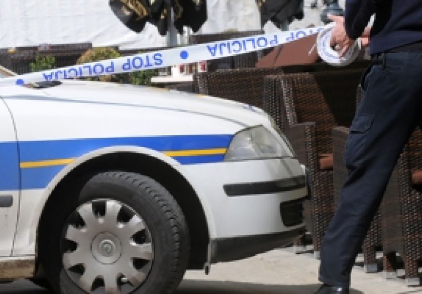 57-godišnjak izgubio kontrolu nad vozilom u Požegi - na parkiralištu udario u vozilo koje je odbacio na rasvjetni stup i dijete koje je ozlijeđeno