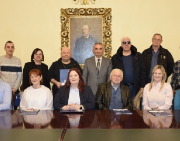 Udrugama osoba s invaliditetom i humanitarnim udrugama s područja Požege uručeni ugovori za financiranje projekata