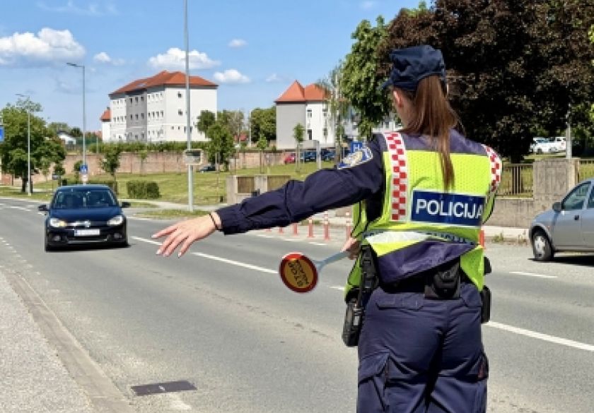 Vikend akcija policije: 114 prometnih prekršaja, rekorder vozio traktor s 1,76 promila