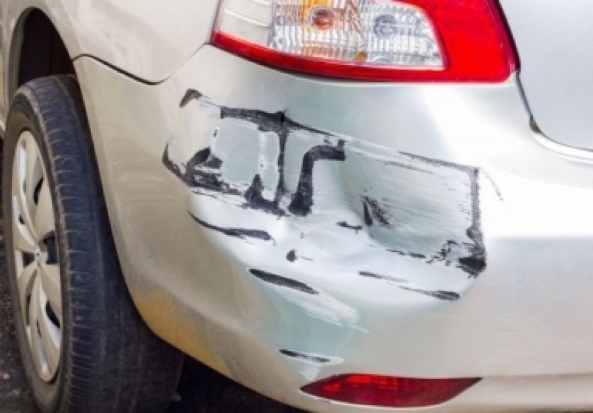 Tri prometne nesreće a u Pleternici 22-godišnji vozač se uključivao u promet pa udario u bočnu stranu vozila 66-godišnjakinje