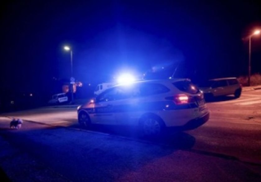Alkoholizirani 30-godišnji muškarac vrijeđao policijske službenike, pronađena mu i marihuana pa je uhićen