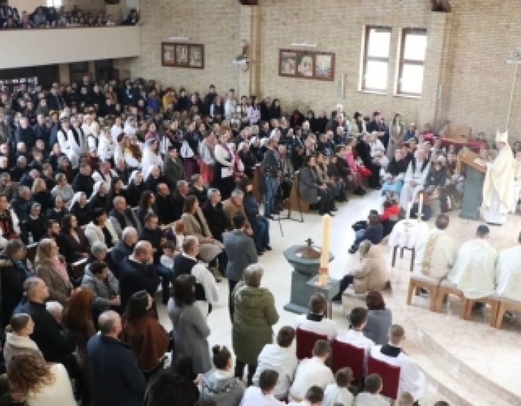 Uz 50. obljetnicu osnutka župe posvećena župna crkva sv. Leopolda Mandića u Požegi