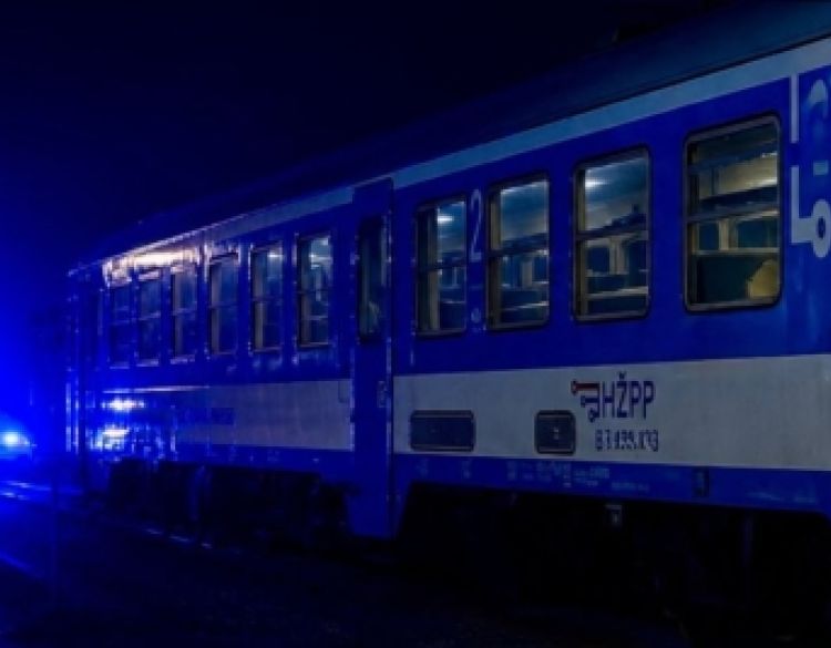 Na pružnom prijelazu oduzeo prednost vlaku – putnica teško ozlijeđena