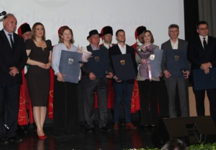 Svečanom sjednicom proslavljen 33. Dan Požeško-slavonske županije - nagrađeni najzaslužniji pojedinci udruge i tvrtke