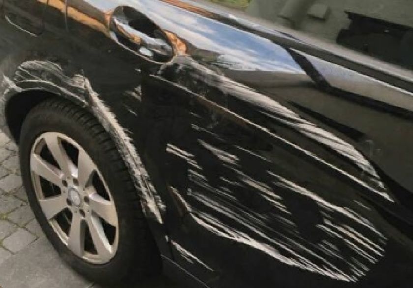 74-godišnjak se uključivao vozilom u promet vožnjom unazad pa je udario u automobil 65-godišnjaka