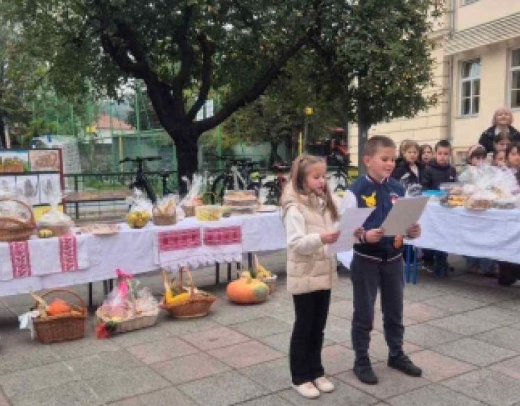 Učenici OŠ Julija Kempfa iz Požege obilježili su Dane kruha i zahvalnosti za plodove zemlje