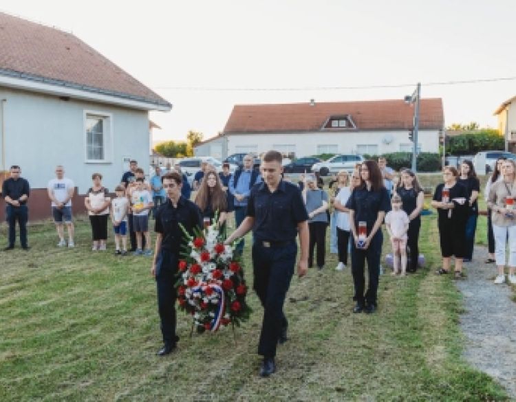 Bekteške ljetne noći započele odavanjem počasti hrvatskom branitelju Draganu Jajiću