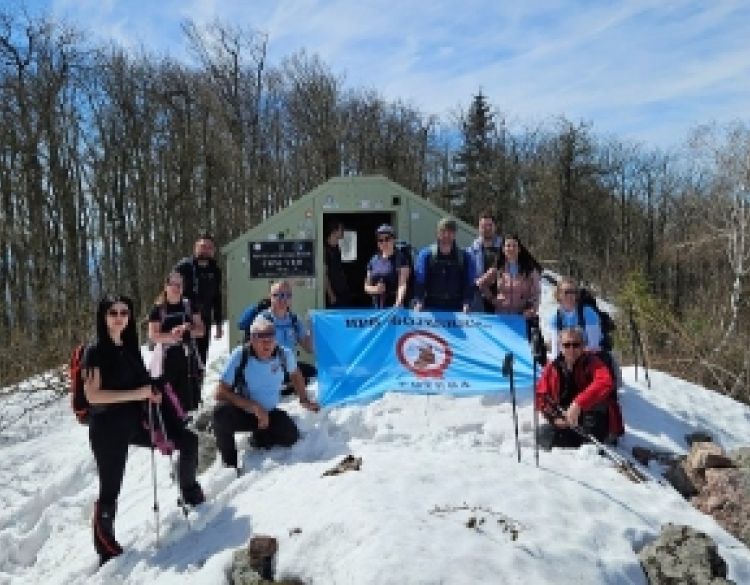 Pohod na Crni vrh na Uskrsni ponedjeljak - HPD Gojzerica Požega po zapadnom Papuku prekrivenom snijegom