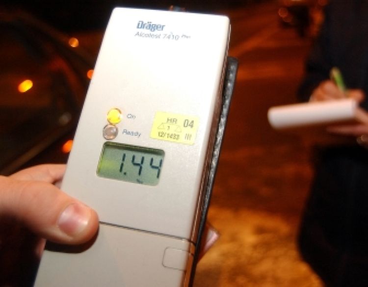 Na nerazvrstanoj cesti kraj Požege 34-godišnjak vozilom sletio u kanal i pokupio prometni znak - imao 