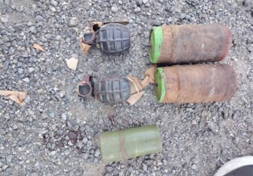 Građanin policiji predao topovski udar, ručne bombe i eksplozivne naprave