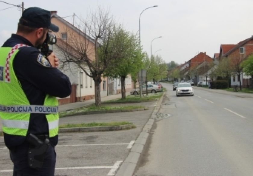 Pojačane mjera kontrola u prometu za vikend bilježe 105 prekršaja - čak 73 vozača nisu poštivali brzinu kretanja vozila