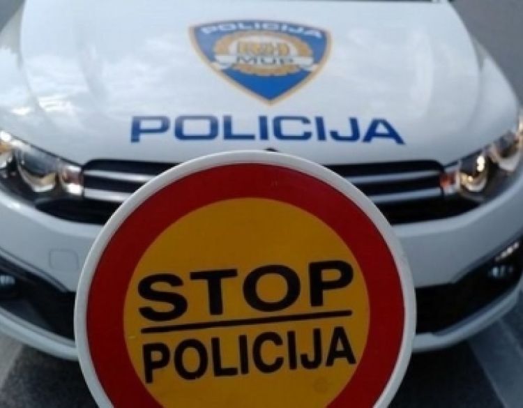 47- godišnjak vozio teretni automobil kroz Gradac dok mu je izrečena zaštitna mjera zabrane upravljanja i bez osobne iskaznice