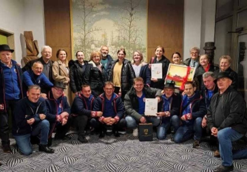 Na državnoj smotri izvornog pučkog pjevanja nastupile muška skupina HKUD 