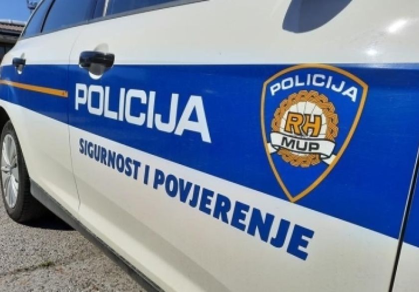 Nepoznati počinitelji u Alagincima iz dva kamiona i prikolice u vlasništvu 39-godišnjakinje otuđili razne predmete a na dva razbili staklo