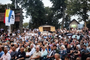 Brojni vjernici svakodnevno pohode devetnice Gospi od Suza, a danas, na sam blagdan Gospe od suza, slijedi središnje euharistijsko slavlje uz zavjetnu procesiju