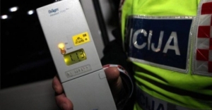 U Gradcu vozio s 1,61 promila uz oduzetu vozačku, a 25-godišnja vozačica napustila mjesto nesreće