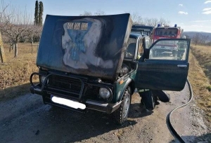 Požar na osobnom automobilu Lada na brdu Starac u Pleternici