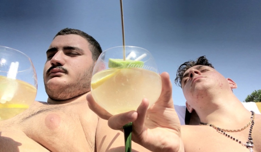 Najavljen je novi program Art kina dokumentarnim filmom "Selfie"