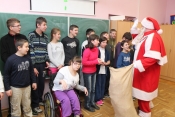 Djed Božićnjak posjetio osnovnu školu Julija Kempfa