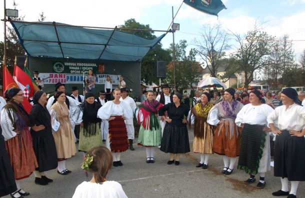 Čuvari tradicije i običaja kaptolačkog kraja