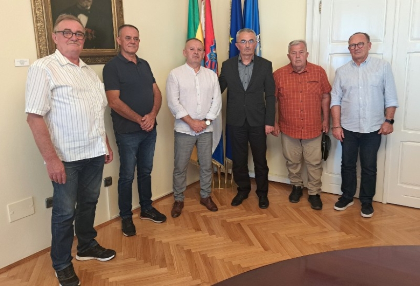 Gradonačelnik Miličević s ratnim zapovjedništvom slavne 123. brigade HV Požega