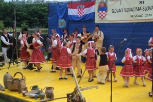 Pjesmom i plesom očuvati veze s matičnom domovinom