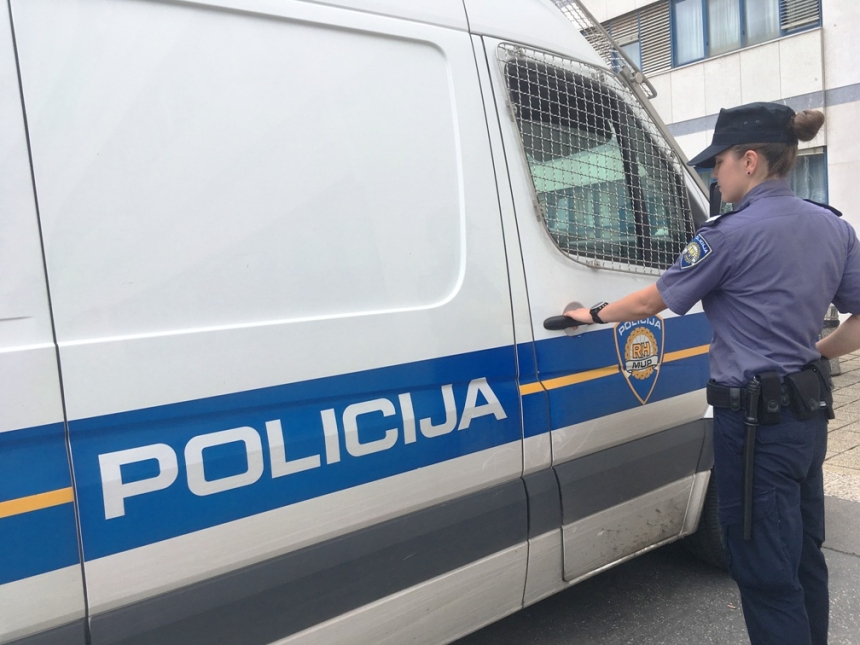 Tri prometne nesreće tijekom protekla 24 sata ali ponovno i jedan bijeg vozača s mjesta događaja