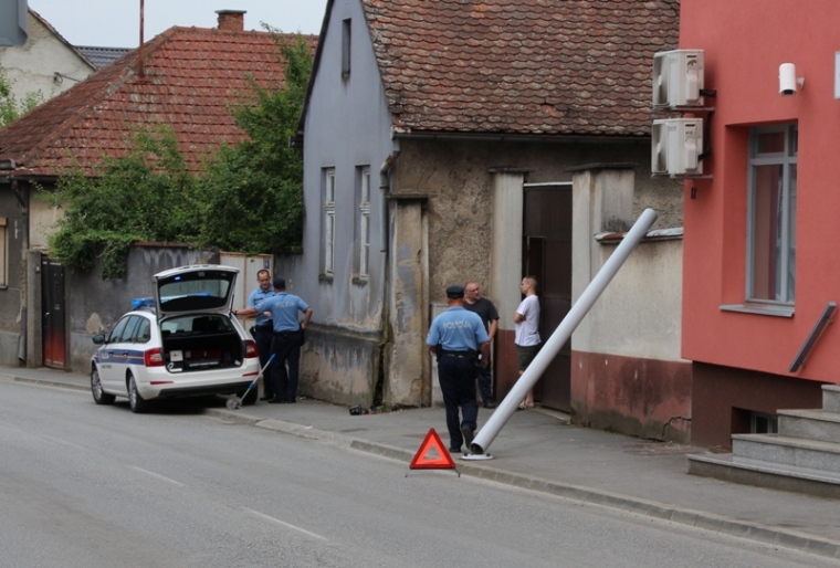 Napravio niz prometnih nezgoda ni na jednom se nije zaustavio