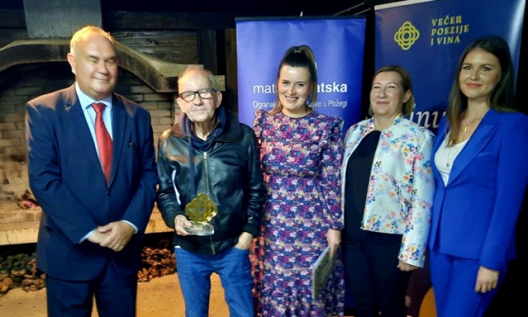 Manifestacija "Vinum et poeta – Večer poezije i vina" u vinskoj klijeti Veleučilišta u Požegi