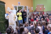 Sveti Nikola i požeški gradonačelnik Puljašić obišli dječje vrtiće i pedijatriju u bolnici