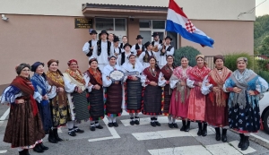 Folklorni ansambl Požega sudjelovao na smotri folklora &quot;Igrom da te upoznam&quot; u Kreševu