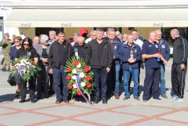 Obilježena 29. godišnjica VRO Bljesak a za poginule hrvatske branitelje položeni vijenci i svijeće uz spomenik 123. brigade HV