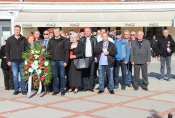 Uz sjećanje na „Bljesak“ položeni vijenci i svijeće uz spomenik poginulim hrvatskim braniteljima 123. brigade HV