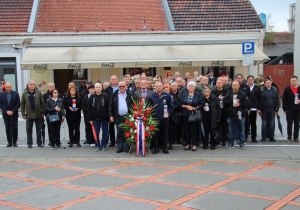 Dan hrvatskih branitelja Požeško-slavonske županije počeo polaganjem vijenaca i svečanim mimohodom ulicama grada