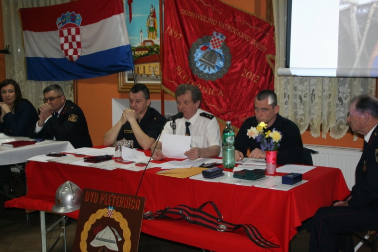 Zbog velikih poplava nabavili gumeni čamac za spašavanje